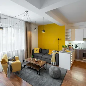 Apartment Leaf By Adrez, Prag